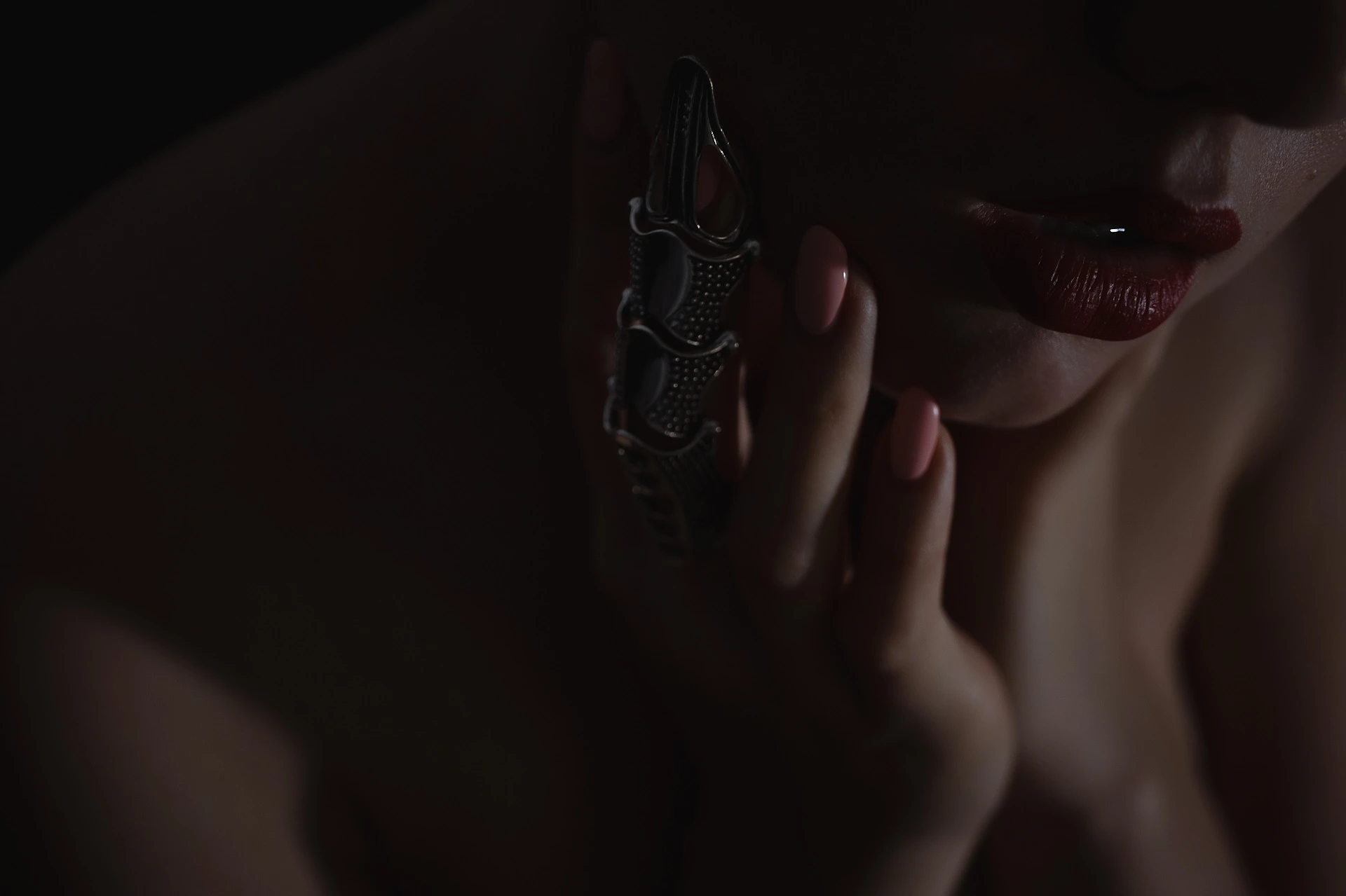 Gothic Claw Ring